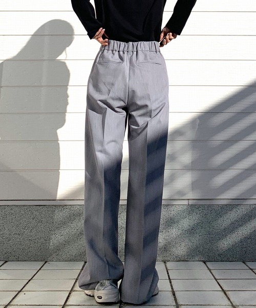 Q（キュー）の「ストレッチストレートパンツ（スラックス・レディース・ライトグレー/チャコールグレー・MEDIUM）」の5枚目の写真
