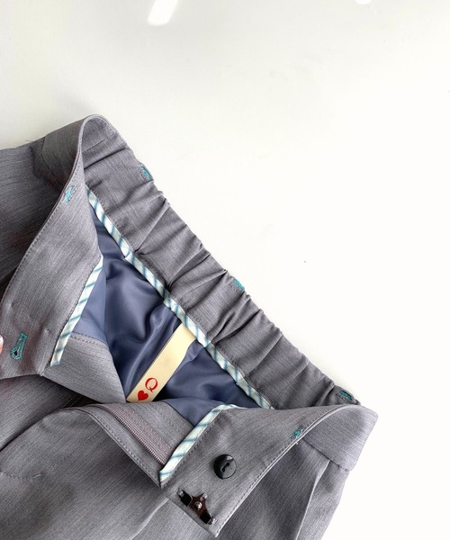 Q（キュー）の「ストレッチストレートパンツ（スラックス・レディース・ライトグレー/チャコールグレー・MEDIUM）」の18枚目の写真