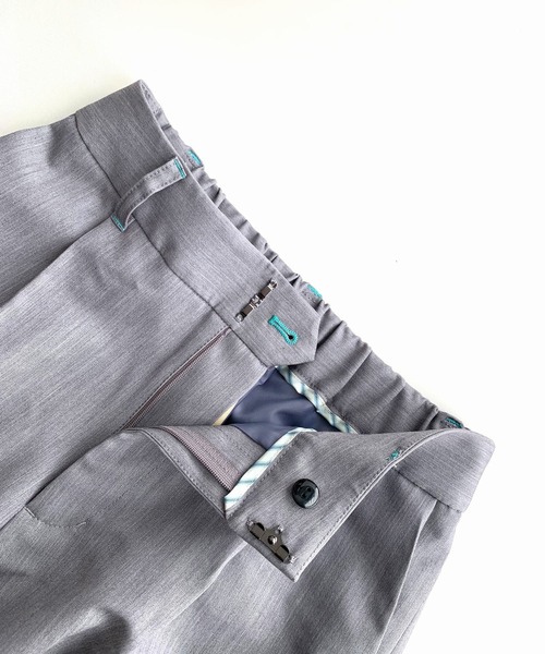 Q（キュー）の「ストレッチストレートパンツ（スラックス・レディース・ライトグレー/チャコールグレー・MEDIUM）」の20枚目の写真