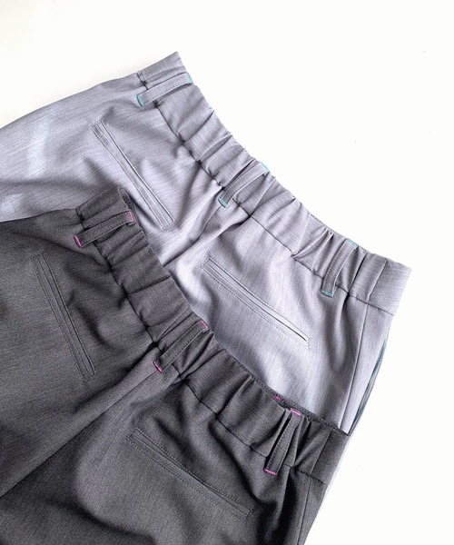 Q（キュー）の「ストレッチストレートパンツ（スラックス・レディース・ライトグレー/チャコールグレー・MEDIUM）」の16枚目の写真