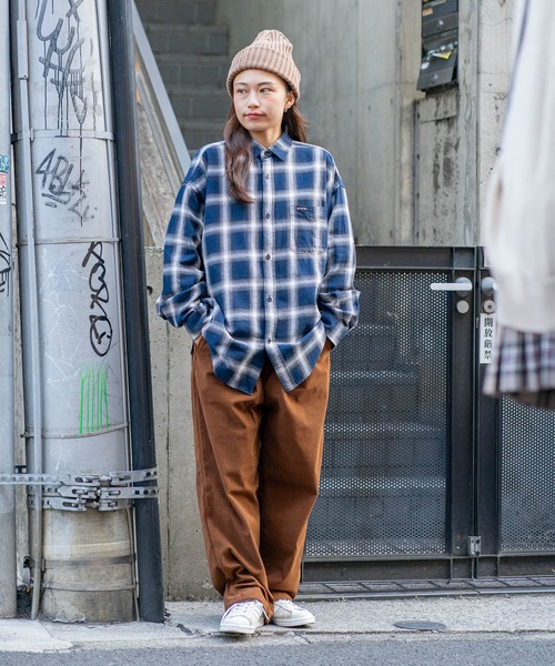 Red Cap Girl(レッドキャプガール)の「【UNIIT × RED CAP GIRL】 オンブレチェック ルーズシルエット バック刺繍シャツ コットン100%(シャツ/ブラウス・メンズ・ブラック/スミクロ/ブルー/ホワイト・LARGE/MEDIUM)」の16枚目の写真