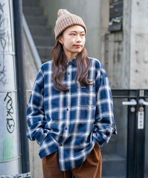 Red Cap Girl(レッドキャプガール)の「【UNIIT × RED CAP GIRL】 オンブレチェック ルーズシルエット バック刺繍シャツ コットン100%(シャツ/ブラウス・メンズ・ブラック/スミクロ/ブルー/ホワイト・LARGE/MEDIUM)」の11枚目の写真