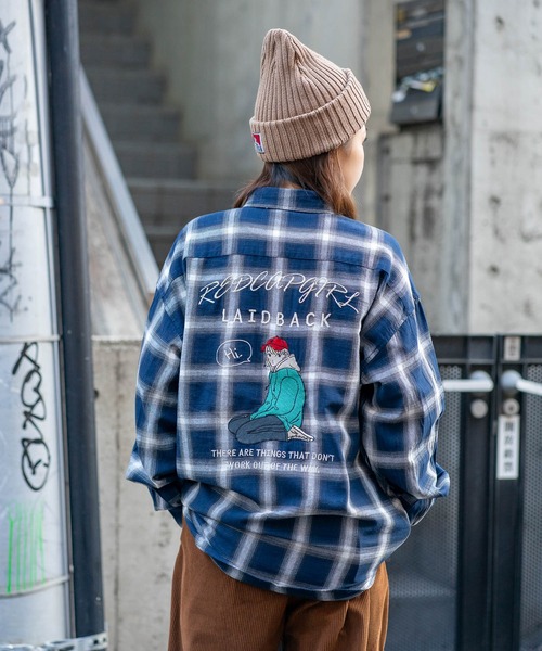 Red Cap Girl(レッドキャプガール)の「【UNIIT × RED CAP GIRL】 オンブレチェック ルーズシルエット バック刺繍シャツ コットン100%(シャツ/ブラウス・メンズ・ブラック/スミクロ/ブルー/ホワイト・LARGE/MEDIUM)」の13枚目の写真