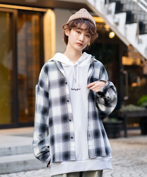 Red Cap Girl(レッドキャプガール)の「【UNIIT × RED CAP GIRL】 オンブレチェック ルーズシルエット バック刺繍シャツ コットン100%(シャツ/ブラウス・メンズ・ブラック/スミクロ/ブルー/ホワイト・LARGE/MEDIUM)」の5枚目の写真