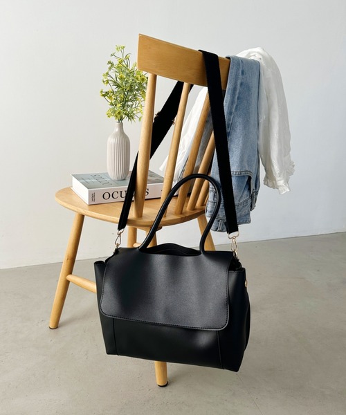 CLEA(クレア)の「【A4サイズ対応】2WAYフラップPUビッグショルダーバッグ(ショルダーバッグ・レディース・ブラウン/ブラック・FREE)」の7枚目の写真