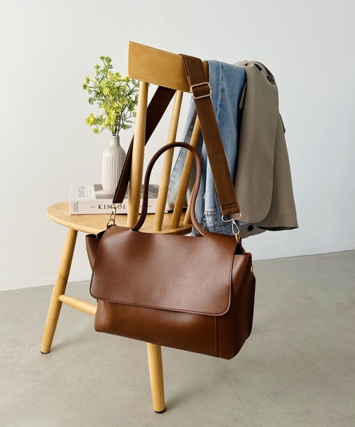 CLEA(クレア)の「【A4サイズ対応】2WAYフラップPUビッグショルダーバッグ(ショルダーバッグ・レディース・ブラウン/ブラック・FREE)」の11枚目の写真