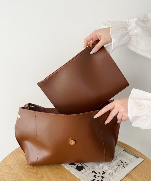 CLEA(クレア)の「【A4サイズ対応】2WAYフラップPUビッグショルダーバッグ(ショルダーバッグ・レディース・ブラウン/ブラック・FREE)」の18枚目の写真