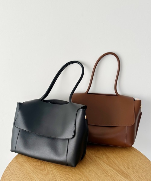 CLEA(クレア)の「【A4サイズ対応】2WAYフラップPUビッグショルダーバッグ(ショルダーバッグ・レディース・ブラウン/ブラック・FREE)」の4枚目の写真