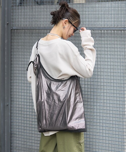 FREAK'S STORE(フリークスストア)の「マルチウェイ メッシュバッグ ラメ(トートバッグ・レディース・ブラック/サックスブルー/ベージュ・ONE SIZE)」の5枚目の写真