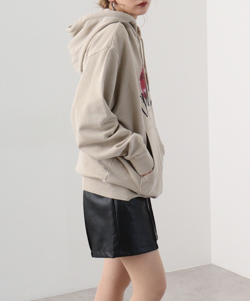 RE730(アールイーセブンサーティー)の「Vintage-like lip print hoodie / リッププリントパーカー unisex(パーカー・メンズ・ベージュ/グレー・M/L)」の22枚目の写真