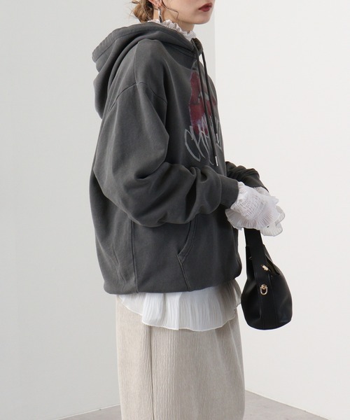 RE730(アールイーセブンサーティー)の「Vintage-like lip print hoodie / リッププリントパーカー unisex(パーカー・メンズ・ベージュ/グレー・M/L)」の17枚目の写真