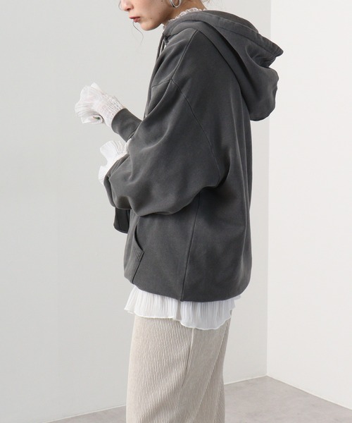 RE730(アールイーセブンサーティー)の「Vintage-like lip print hoodie / リッププリントパーカー unisex(パーカー・メンズ・ベージュ/グレー・M/L)」の19枚目の写真