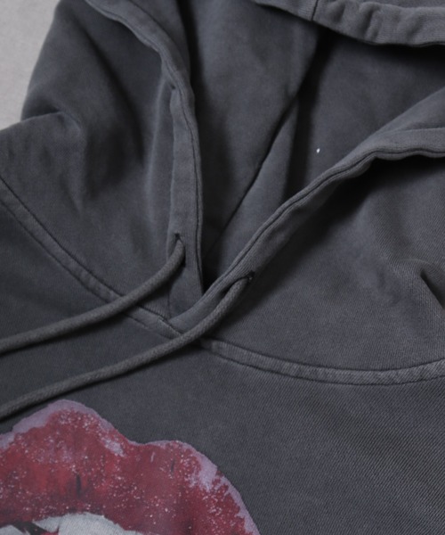 パーカー Vintage Like Two Face Print Hoodie / ヴィンテージ風ツーフェイスパーカー レディース セール】Vintage-like lip print hoodie / リッププリント