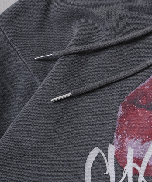 RE730(アールイーセブンサーティー)の「Vintage-like lip print hoodie / リッププリントパーカー unisex(パーカー・メンズ・ベージュ/グレー・M/L)」の5枚目の写真
