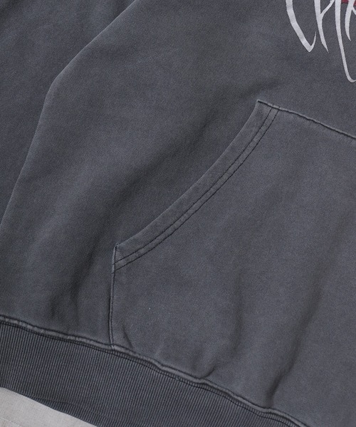 RE730(アールイーセブンサーティー)の「Vintage-like lip print hoodie / リッププリントパーカー unisex(パーカー・メンズ・ベージュ/グレー・M/L)」の6枚目の写真