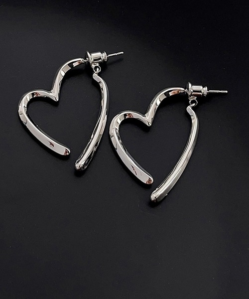 HALEY PESCA（ヘーリーペスカ）の「HALEY PESCA/ペアハートピアス（ピアス（両耳用）・レディース・シルバー/ゴールド・FREE）」の4枚目の写真