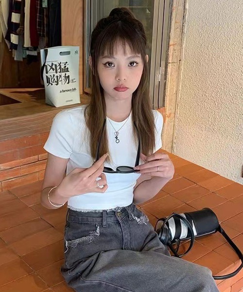 GLAMOROUS JANE(グラマラスジェーン)の「クロップド丈ベーシックTシャツ(Tシャツ/カットソー・レディース・ブラック/ホワイト・M)」の8枚目の写真