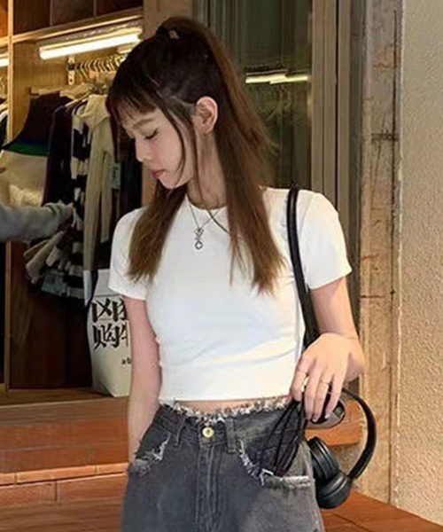 GLAMOROUS JANE(グラマラスジェーン)の「クロップド丈ベーシックTシャツ(Tシャツ/カットソー・レディース・ブラック/ホワイト・M)」の10枚目の写真