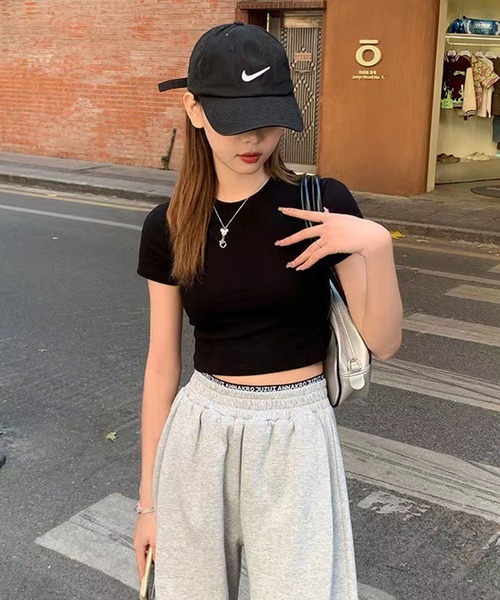 GLAMOROUS JANE(グラマラスジェーン)の「クロップド丈ベーシックTシャツ(Tシャツ/カットソー・レディース・ブラック/ホワイト・M)」の19枚目の写真