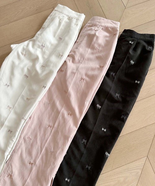 one after another NICE CLAUP(ワンアフターアナザーナイスクラップ)の「刺繍リボンスラックスパンツ/ribbon collection(スラックス・レディース・オフホワイト/ブラック/ピンク・FREE)」の14枚目の写真