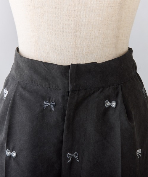 one after another NICE CLAUP(ワンアフターアナザーナイスクラップ)の「刺繍リボンスラックスパンツ/ribbon collection(スラックス・レディース・オフホワイト/ブラック/ピンク・FREE)」の21枚目の写真