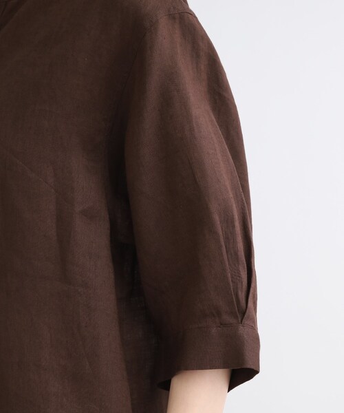 INDIVI(インディヴィ)の「◆【洗える/UVケア/麻100%】ノルマンディリネン デザインブラウス(シャツ/ブラウス・レディース・ブラック系2/ブラウン系その他/ブルーグリーン/ホワイト/ベージュ/パープル/ネイビー・03/05/12/13/15 /34/38/07/17)」の9枚目の写真