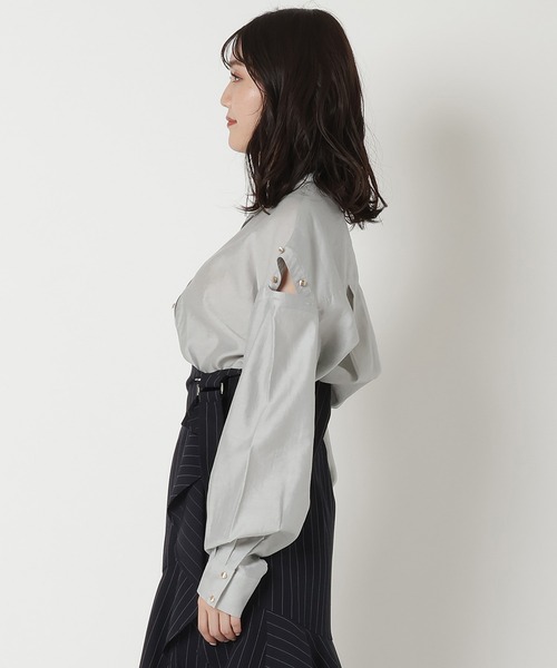 REDYAZEL（レディアゼル）の「オープンショルダーシャツ（シャツ/ブラウス・レディース・オフホワイト/ライトグレー/グリーン/ピンク・FREE）」の22枚目の写真