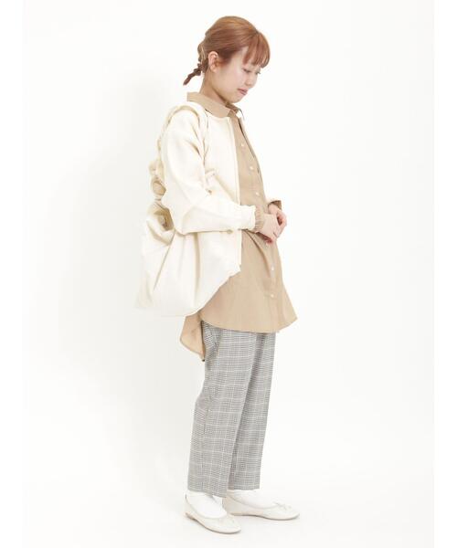 Samansa Mos2（サマンサ モスモス）の「シャーリングナイロンショルダー（ハンドバッグ・レディース・ブラック/キナリ・F）」の4枚目の写真