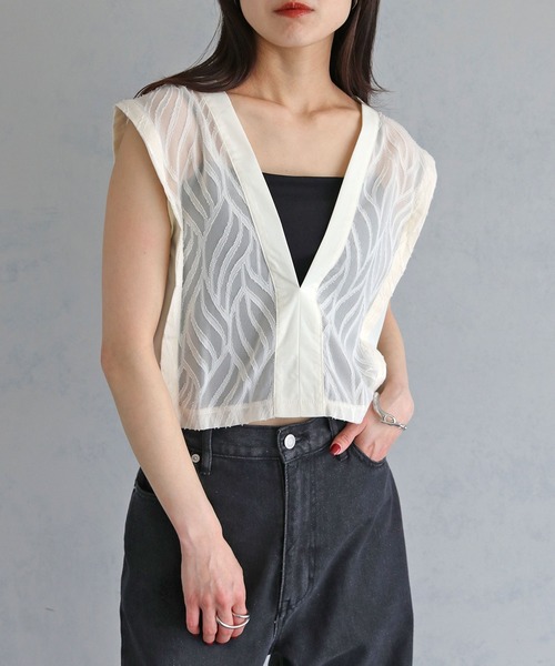 cheriella（シェリエラ）の「【cheriella】WEB限定リーフシフォンレースアップベスト（シャツ/ブラウス・レディース・アイボリー/ブラック・M）」の5枚目の写真