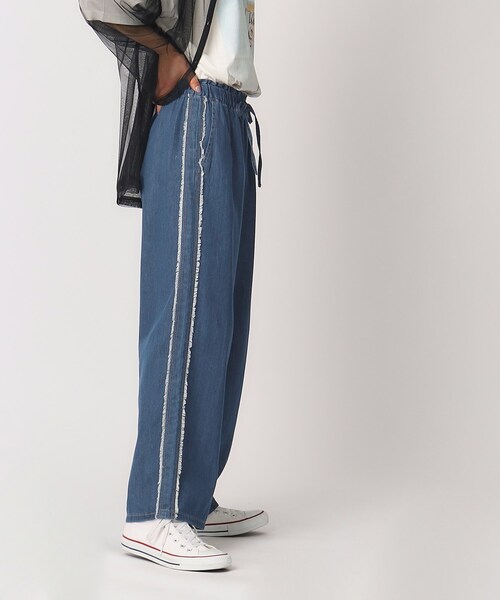 Cutie Blonde（キューティーブロンド）の「◆【ひと味違うサイドフリンジライン】 洗える デニムイージーパンツ（デニムパンツ・レディース・ブルー系その他/ライトブルー・04/03/02）」の11枚目の写真