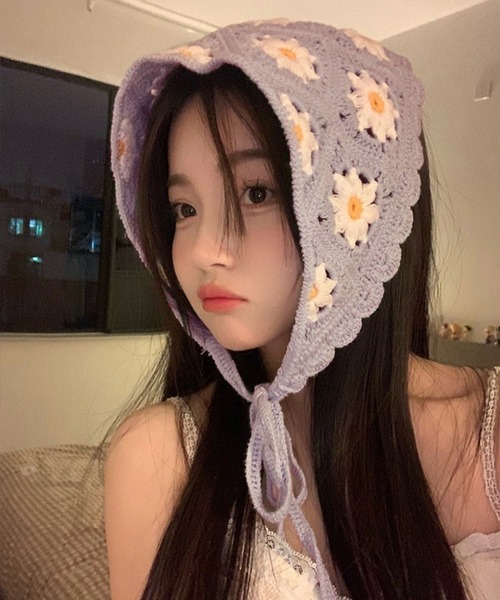 MEMECLE(メメクル)の「【 MEMECLE / メメクル 】フラワークロシェ2WAYヘッドスカーフ バブーシュカ(その他ヘアアクセサリー・レディース・グリーン系1/ホワイト系1/パープル系1/ホワイト系4/ピンク系3/ピンク系1/その他1/ホワイト系3/ホワイト系5/ピンク系2/レッド系1/ブルー系1/その他4/その他2/ホワイト系2・FREE)」の8枚目の写真