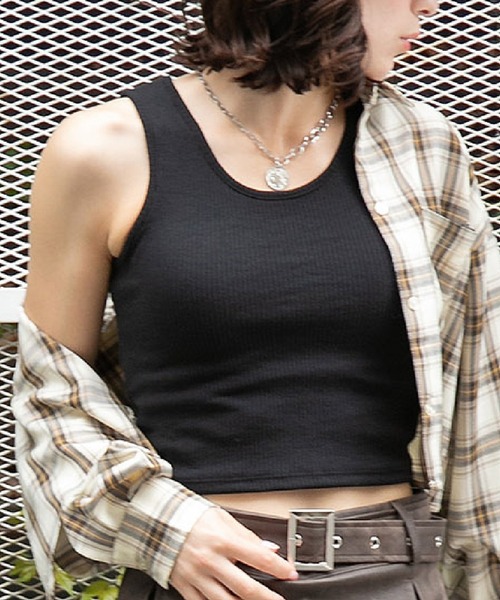 SPINNS(スピンズ)の「【サイズ展開あり】カップ付き リブアメスリタンクトップ(タンクトップ・レディース・ブラック/カーキ/オフホワイト/オートミール/モカ・M/S)」の1枚目の写真