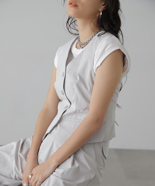 FREE'S MART(フリーズマート)の「タフランタキシードベスト(ベスト・レディース・グレー/ベージュ・FREE)」の4枚目の写真