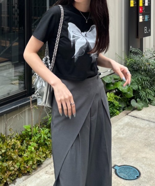 nemne store(ネンネストア)の「《Delfy》リボンモチーフTシャツ(Tシャツ/カットソー・レディース・オフホワイト/ブラック・フリー)」の2枚目の写真