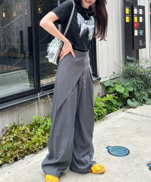 nemne store(ネンネストア)の「《Delfy》リボンモチーフTシャツ(Tシャツ/カットソー・レディース・オフホワイト/ブラック・フリー)」の3枚目の写真