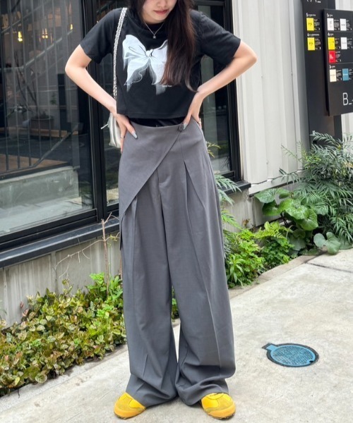nemne store(ネンネストア)の「《Delfy》リボンモチーフTシャツ(Tシャツ/カットソー・レディース・オフホワイト/ブラック・フリー)」の5枚目の写真