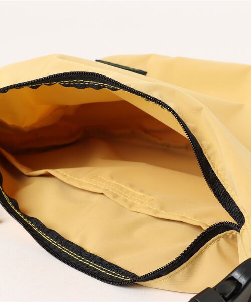 Danner(ダナー)の「DANNER ダナー Dannrer ショルダーバッグ 92390 MUSTARD(ボディバッグ/ウエストポーチ・メンズ・イエロー・FREE)」の4枚目の写真