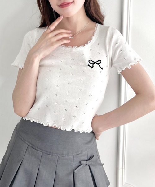 Loueme(ルエム)の「リボン刺繍レーストリムトップス(Tシャツ/カットソー・レディース・ブラック/ライトブルー/グレー/ホワイト/ピンク・FREE)」の7枚目の写真