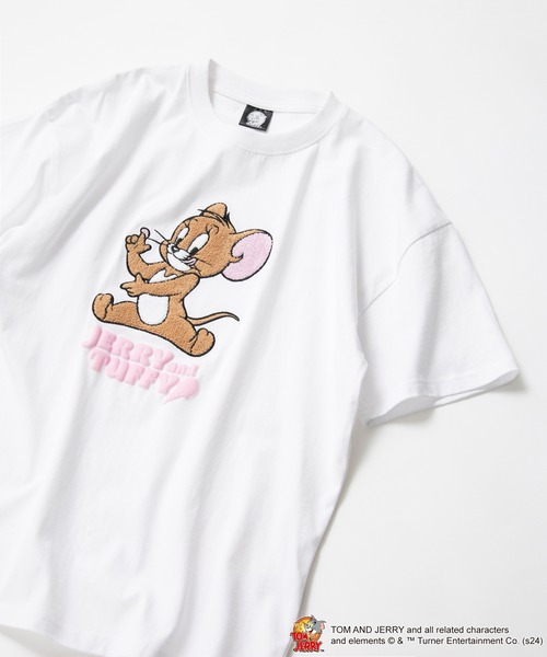 Tom&Jerry(トムアンドジェリー)の「【TOM AND JERRY/トムとジェリー】オリジナルデザインTシャツ ジェリー タフィー ドロップショルダー ビッグシルエット ユニセックス(Tシャツ/カットソー・メンズ・ブルー系その他2/グリーン系その他/ベージュ系その他2/ホワイト系その他/ホワイト系その他2/ベージュ系その他・X-LARGE/LARGE/MEDIUM/SMALL)」の2枚目の写真