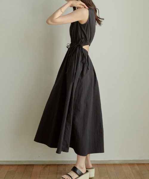 ACYM(アシーム)の「Back cut ribbon ワンピース(ワンピース・レディース・アイボリー/ブラック/ベージュ・FREE)」の7枚目の写真