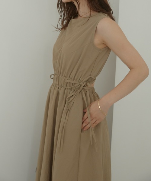 ACYM(アシーム)の「Back cut ribbon ワンピース(ワンピース・レディース・アイボリー/ブラック/ベージュ・FREE)」の10枚目の写真