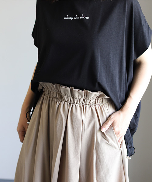 REAL CUBE(リアルキューブ)の「接触冷感タックフレアスカート(スカート・レディース・ブラック/ベージュ/ライトカーキ・FREE)」の6枚目の写真