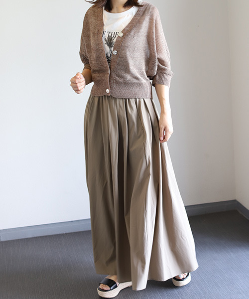 REAL CUBE(リアルキューブ)の「接触冷感タックフレアスカート(スカート・レディース・ブラック/ベージュ/ライトカーキ・FREE)」の5枚目の写真