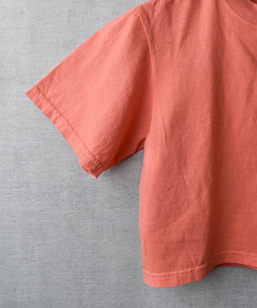 SHAKA WeAR（シャカウェア）の「【SHAKA Wear】GARMENT DYE CROP TOP / ガーメントダイ クロップ トップ（Tシャツ/カットソー・レディース・クリーム/スミクロ/ピンク・SMALL/MEDIUM）」の14枚目の写真