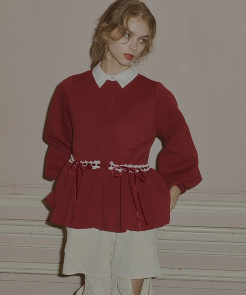 idem(イデム)の「velours ribbon peplum cardigan / リボンペプラムカーディガン(カーディガン/ボレロ・レディース・レッド/ネイビー/アイボリー/グレー・FREE)」の17枚目の写真