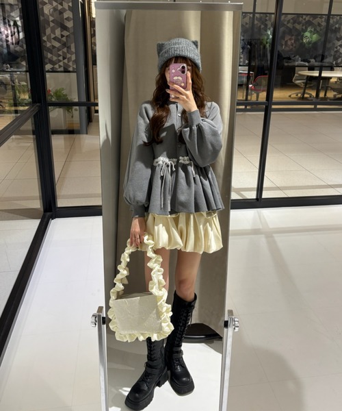 idem リボンペプラムカーディガン グレー idem（イデム）の「velours ribbon peplum cardigan / リボンペプラム