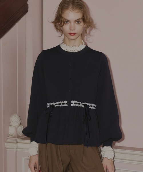 idem（イデム）の「velours ribbon peplum cardigan / リボンペプラムカーディガン（カーディガン/ボレロ・レディース・レッド/ネイビー/アイボリー/グレー・FREE）」の12枚目の写真