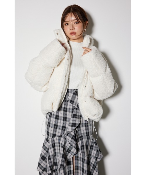 rienda（リエンダ）の「フード付きショートボアダウンジャケット（ダウンジャケット/コート・レディース・ベージュ/ホワイト・SMALL/MEDIUM）」の8枚目の写真