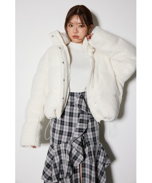 rienda（リエンダ）の「フード付きショートボアダウンジャケット（ダウンジャケット/コート・レディース・ベージュ/ホワイト・SMALL/MEDIUM）」の12枚目の写真