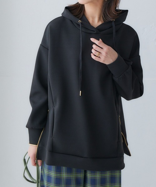 nissen(ニッセン)の「なめらかポンチ素材 サイドジップパーカー(パーカー・レディース・ブラック/モカ/グレイッシュブルー/グリーン系/チャコールグレー/グレイッシュベージュ・S/M/L/LL)」の10枚目の写真